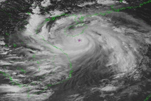 Vietnam, China begin emergency measures as Typhoon Kajiki strengthens
