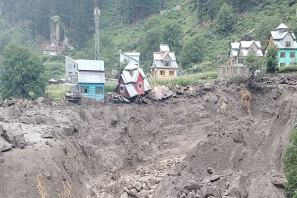J&K: Cloud burst in Kishtwar, 10 feared dead
