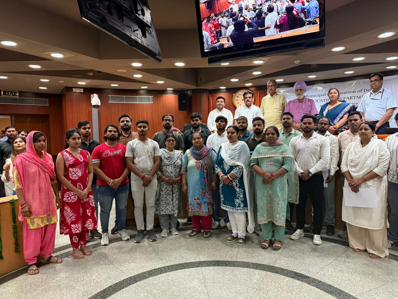 दिल्ली के महापौर ने 27 दिवंगत कर्मचारियों के आश्रितों को प्रदान किए नियुक्ति पत्र