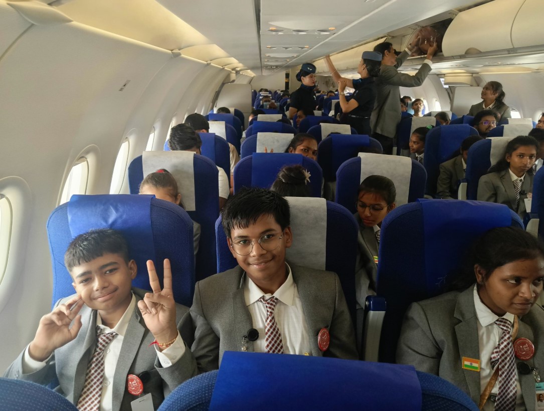 તાપીનાં 28 આદિવાસી બાળકો પહેલી વાર ઇસરોના શ્રીહરિકોટા સ્થિત સૅટેલાઈટ લૉન્ચિંગ સેન્ટરના શૈક્ષણિક પ્રવાસે ગયાં