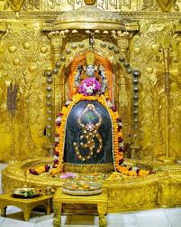 પવિત્ર શ્રાવણ માસના છેલ્લા સોમવારે આજે રાજ્યભરના શિવ મંદિરોમાં સવારથી ભક્તોની ભીડ જોવા મળી