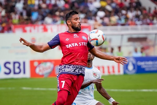 ডুৰাণ্ড কাপ ফুটবল প্ৰতিযোগিতাত নৰ্থ-ইষ্ট ইউনাইটেডৰ শ্বিলং লাজং দলক ২-১ৰ ব্যৱধানত পৰাস্ত