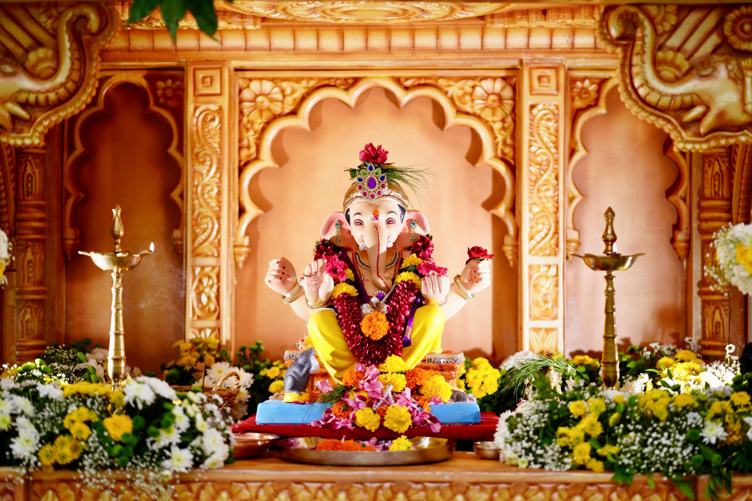 राज्यात सर्वत्र ढोलताशाच्या गजरात गणरायाचं आगमन