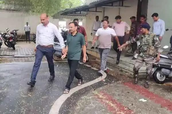 खास महाल जमीन मामले में निलंबित आइएएस अधिकारी विनय कुमार चौबे को भी एसीबी ने बनाया आरोपी