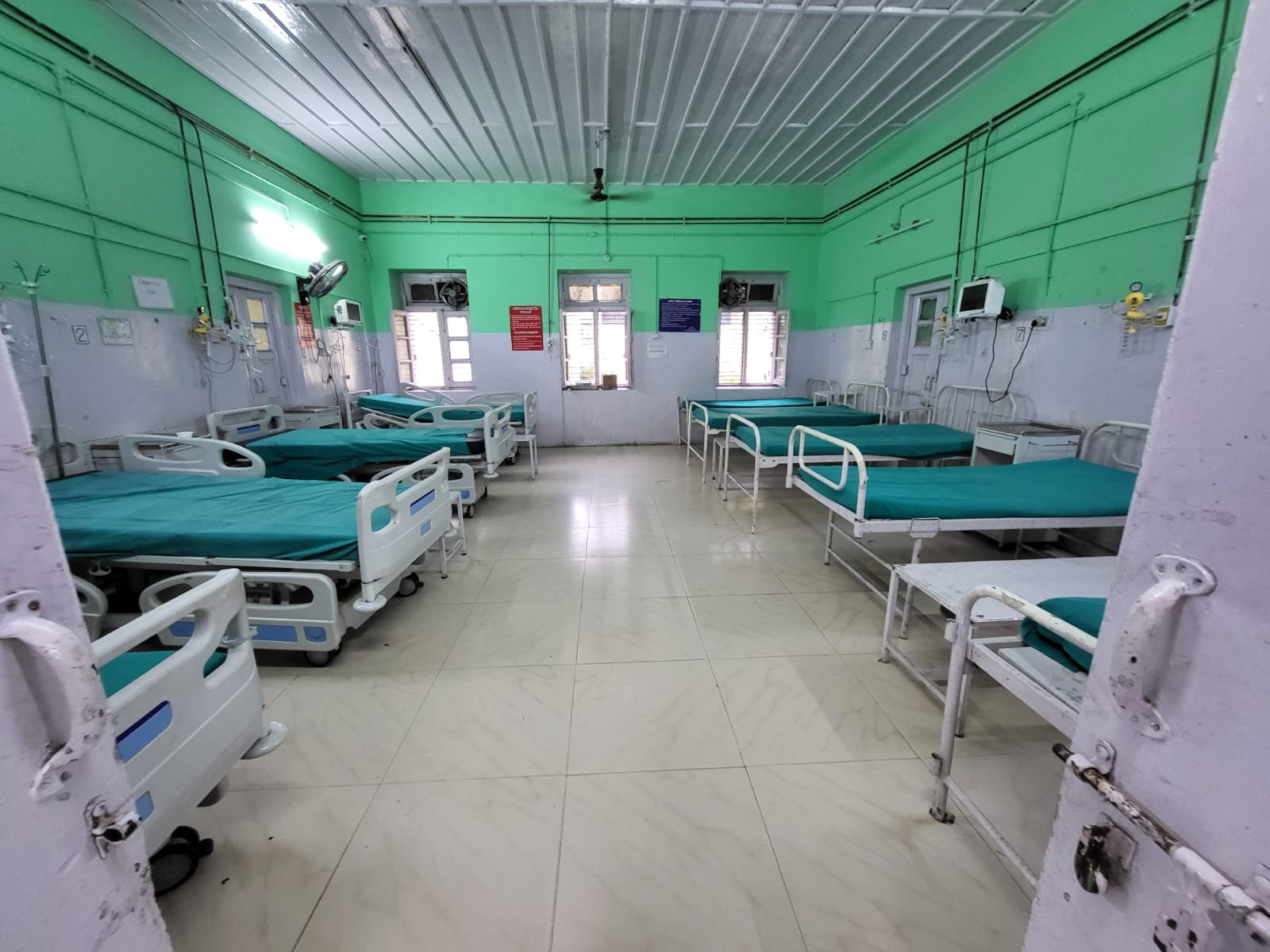 धराली क्षेत्र में आई आपदा को लेकर स्वास्थ्य विभाग अलर्ट मोड पर; स्वास्थ्य सेवाओं को मजबूत किया गया