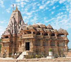 અરવલ્લીના યાત્રાધામ શામળાજી ખાતે નંદોત્સવ ઉજવાયો હતો