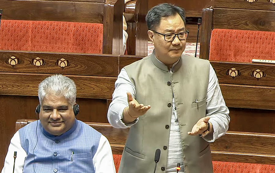 این ڈی اے پارلیمانی پارٹی کی آج نئی دلّی میں پارلیمنٹ ہاؤس کامپلیکس میں میٹنگ ہوئی