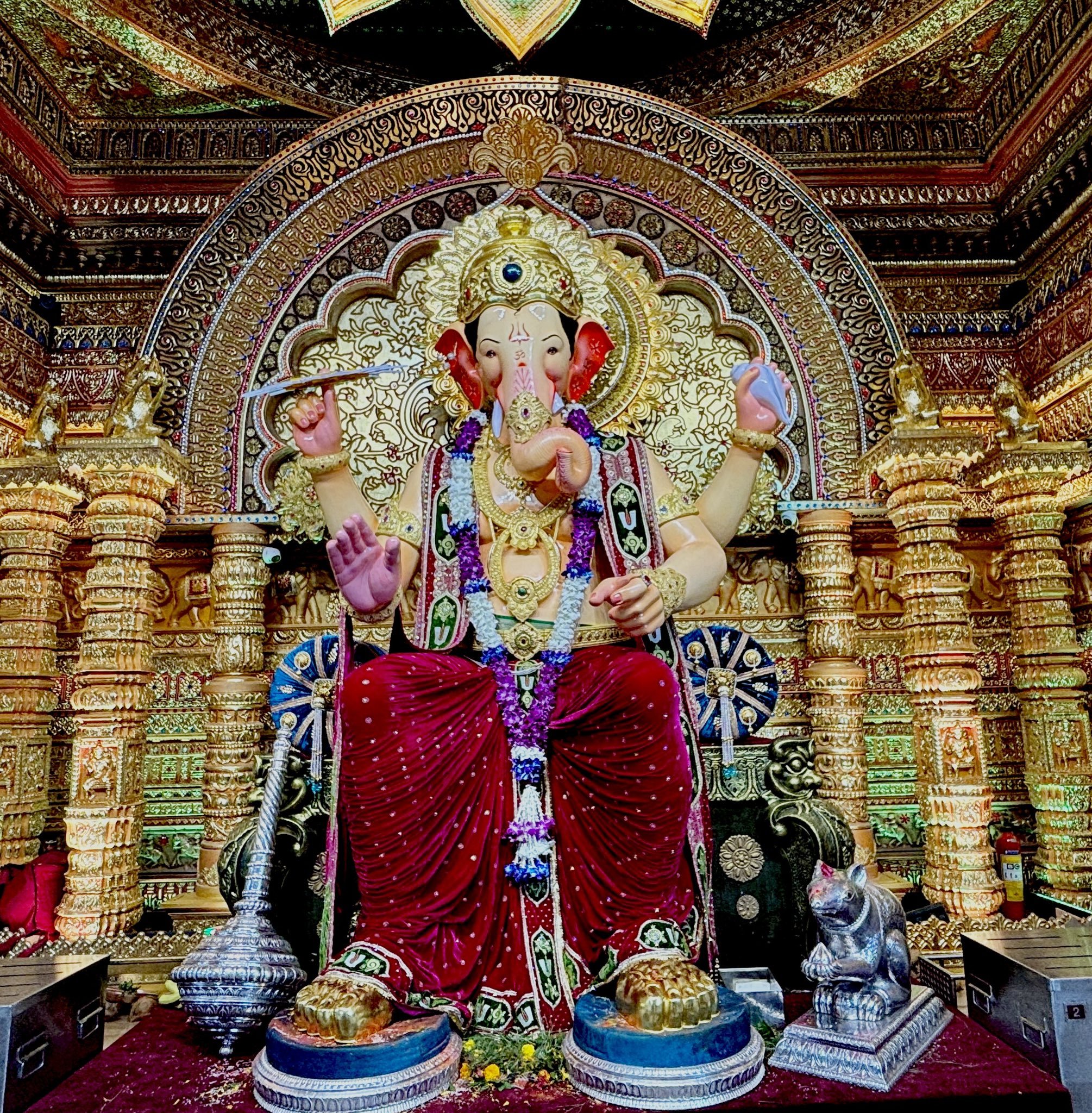 Ganesh Chaturthi Celebrated with Grandeur Across Maharashtra; Emphasis on Eco-Friendly Festivities