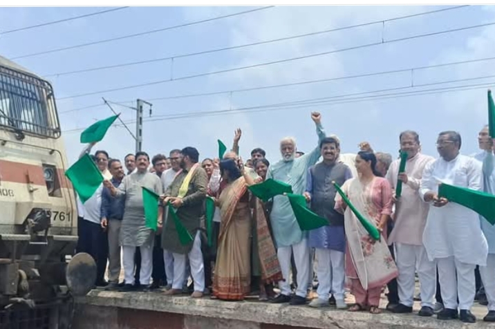 બે એક્સપ્રેસ ટ્રેનના સ્ટોપેજ સાથે દેશના અન્ય શહેરો સાથે હવે ઉંઝાનું જોડાણ વધશે