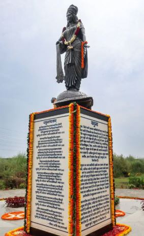 उपराज्यपाल विनय कुमार सक्सेना ने “माँ यमुना प्रतिमा” का किया अनावरण