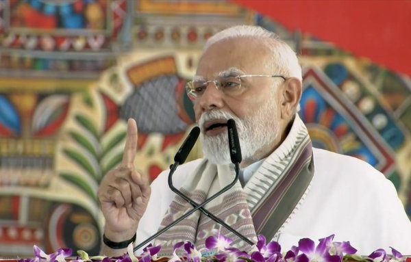 પ્રધાનમંત્રી નરેન્દ્ર મોદીએ બિહારમાં 13 હજાર કરોડ રૂપિયાના વિકાસકાર્યોનું લોકાર્પણ અને ખાતમુહૂર્ત કર્યું.