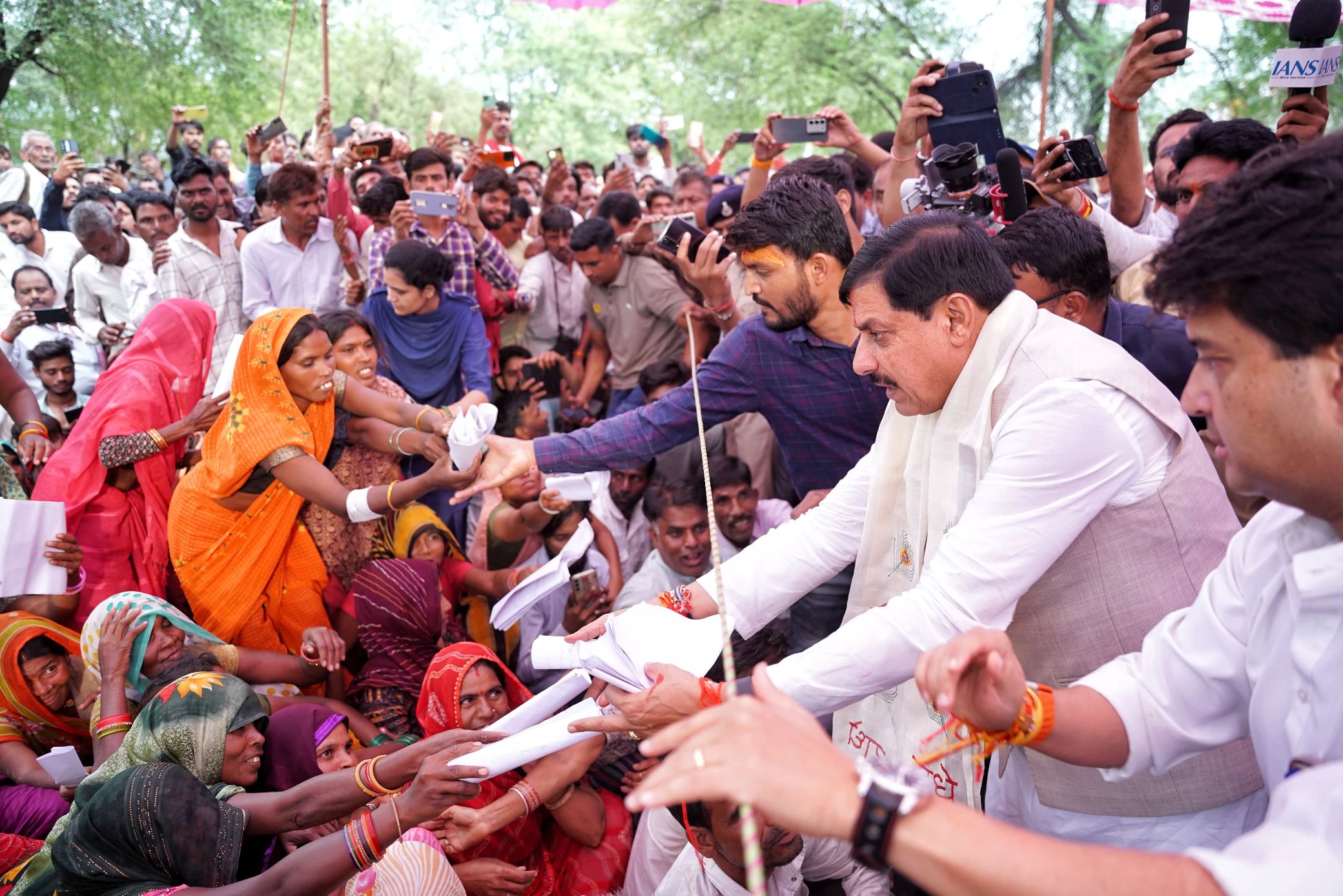 गुना के बाढ़ प्रभावित क्षेत्र में सीएम डॉ. मोहन यादव का दौरा, राज्य सरकार करेगी प्रभावितों के नुकसान की भरपाई