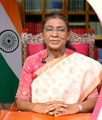 রাষ্ট্রপতি দ্রৌপদী মুর্মু বলেছেন, জাতি, ধর্ম, বর্ণ ও লিঙ্গ নির্বিশেষে নাগরিকদের ভোটাধিকার বিশ্বের অন্য বহু দেশ থেকে ভারতকে স্বতন্ত্র করে রেখেছে