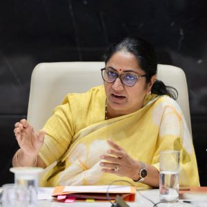 जनसुनावणीदरम्यान दिल्लीच्या मुख्यमंत्री रेखा गुप्ता यांच्यावर हल्ला
