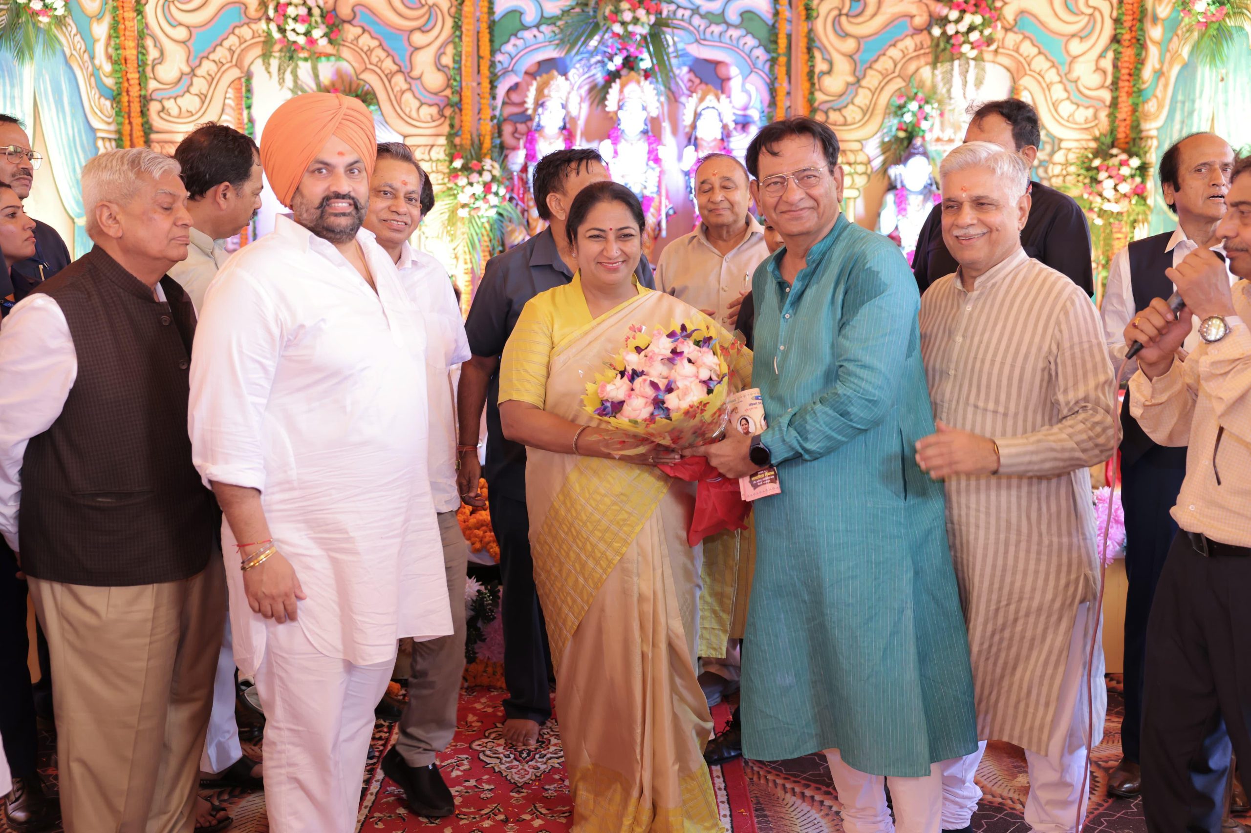 दिल्ली की मुख्यमंत्री रेखा गुप्ता रामलीला कमेटियों द्वारा आयोजित भूमि पूजन में हुईं शामिल