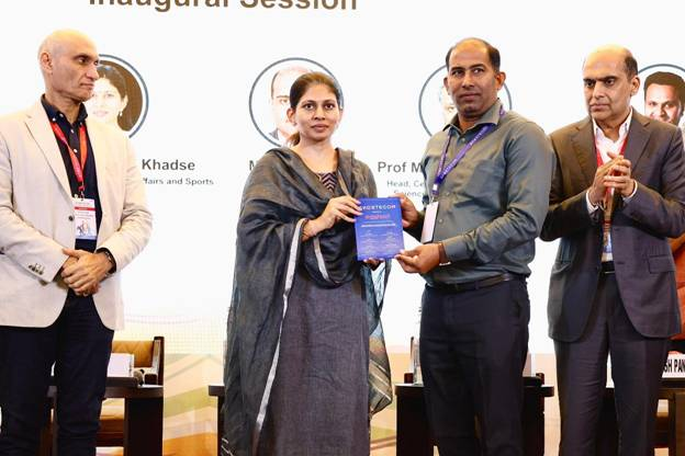 Minister Raksha Khadse Inaugurates ‘Giving Wings to Dreams Conclave 2025’