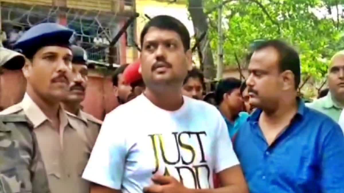 चार लोगों की हत्या मामले में 8 साल से बंद पूर्व विधायक संजीव सिंह रिहा, पत्नी ने कहा- ये सत्य की जीत