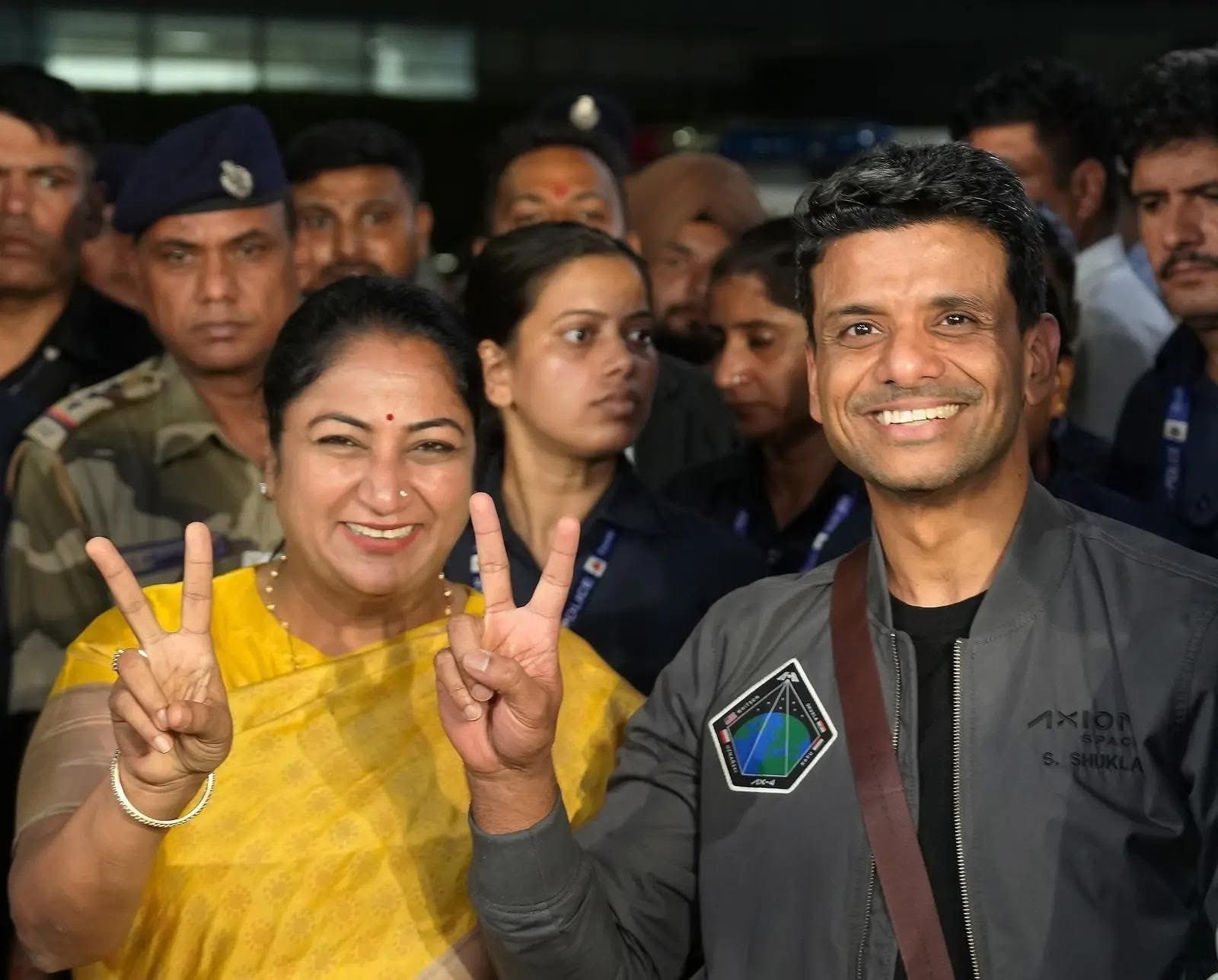 मुख्यमंत्री रेखा गुप्ता ने ग्रुप कैप्टन शुभांशु शुक्ला का किया स्वागत