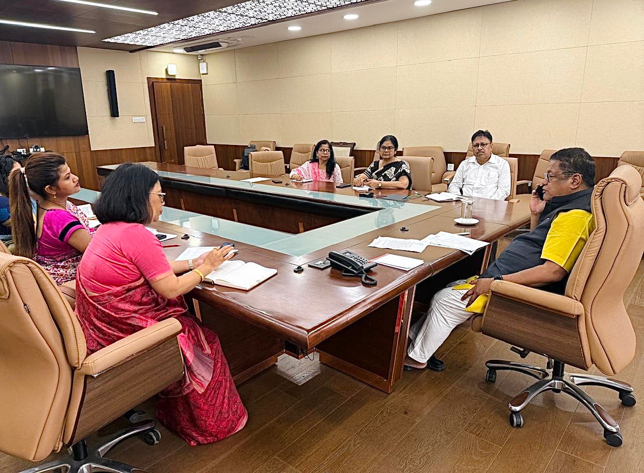 তেজপুৰ বিশ্ববিদ্যালয় প্ৰেক্ষাগৃহত ৰাজ্য চৰকাৰৰ বিদ্যালয় শিক্ষা আৰু উচ্চ শিক্ষা বিভাগৰ শিক্ষক দিৱসৰ প্ৰস্তুতি