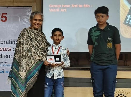 નવસારી જિલ્લાના બીલીમોરાનો વિદ્યાર્થી નિષાદઅજયકુમાર પટેલ વારલી ચિત્ર સ્પર્ધામાં રાજ્યકક્ષાએ વિજેતા થયો