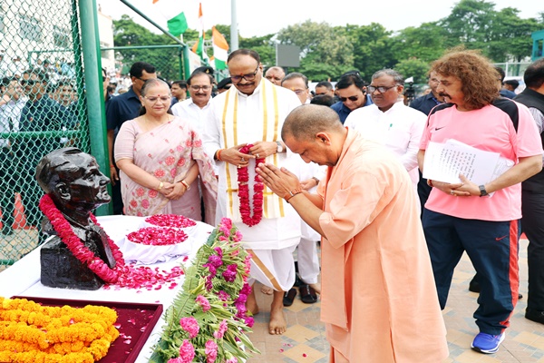 UP CM Yogi Pays Tribute to Major Dhyan Chand on National Sports Day, Calls Every Player a Hero