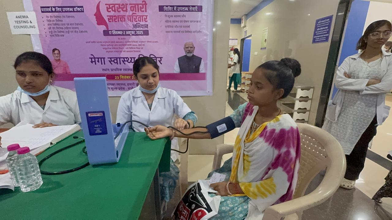 રાજ્યભરમાં “સ્વસ્થ નારી સશક્ત પરિવાર” અભિયાન હેઠળ ગત છ દિવસમાં કુલ 51 હજાર 764 જેટલી આરોગ્ય ચકાસણી શિબિર યોજાઈ