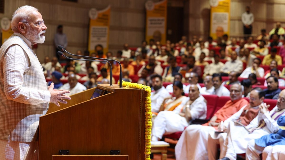 প্রধানমন্ত্রী নরেন্দ্র মোদী পরবর্তী প্রজন্মের জিএসটি সংস্কার এবং  অনলাইন গেমিং প্রমোশন অ্যান্ড রেগুলেশন অ্যাক্ট, ২০২৫ সহ বিভিন্ন গুরুত্বপূর্ণ আইনের সুবিধা সম্পর্কে জনগণকে  সচেতন করার জন্য এনডিএ সাংসদদের অনুরোধ করেছেন।
