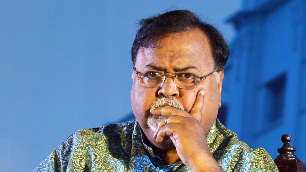 প্রাথমিকে শিক্ষক নিয়োগ দুর্নীতি মামলায় কলকাতা হাইকোর্ট প্রাক্তন শিক্ষা মন্ত্রী পার্থ চট্টোপাধ্যায়ের শর্ত সাপেক্ষে জামিন মঞ্জুর করেছে।