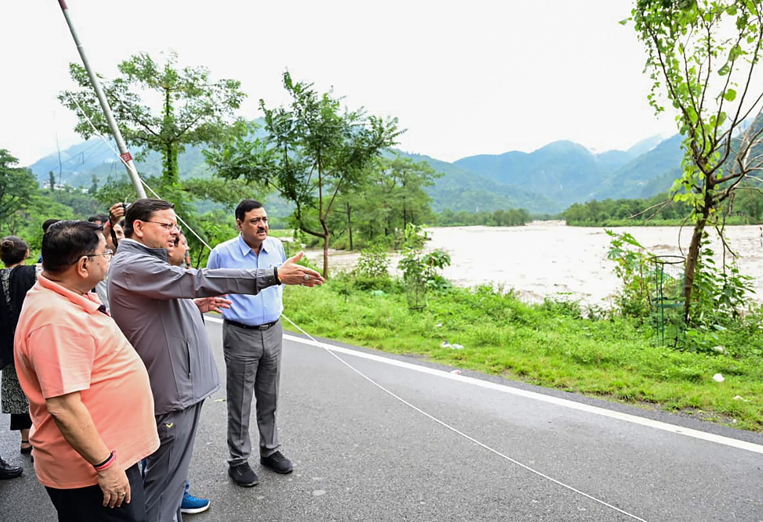 देहरादून और उसके आसपास के इलाकों में मूसलाधार बारिश से तबाही