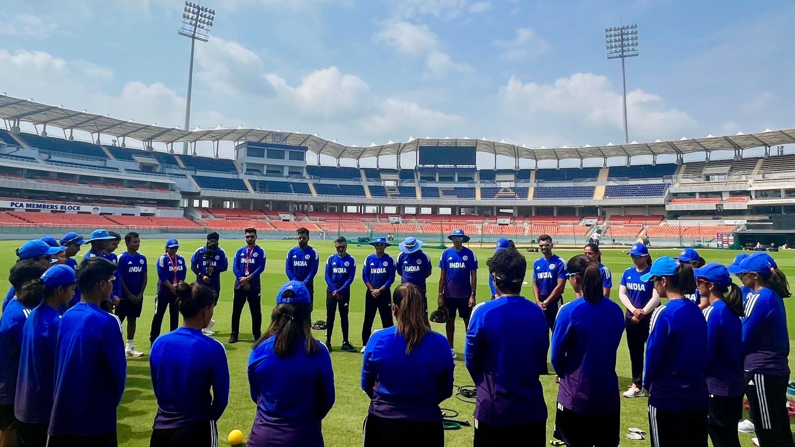 भारत-ऑस्‍ट्रेलिया महिला क्रिकेट एकदिवसीय श्रृ्ंखला का पहला मैच आज नया चंडीगढ़ में