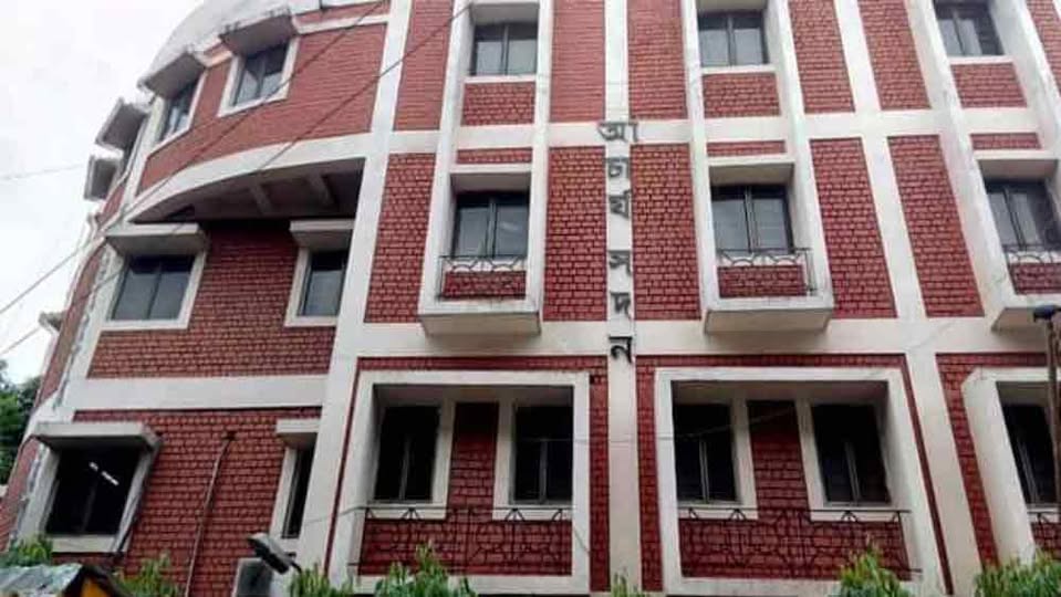 শিক্ষক নিয়োগ পরীক্ষার আগে মাধ্যমিক ও উচ্চ্-মাধ্যমিকস্তরে শিক্ষকদের শূন্যপদের তালিকা ওয়েবসাইটে প্রকাশ করেছে SSC।