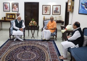 প্রধানমন্ত্রীর নরেন্দ্র মোদী গতকাল সি পি রাধাকৃষ্ণনের সঙ্গে সাক্ষাৎ করে উপরাষ্ট্রপতি পদে নির্বাচিত হওয়ার জন্য তাঁকে অভিনন্দন জানান।