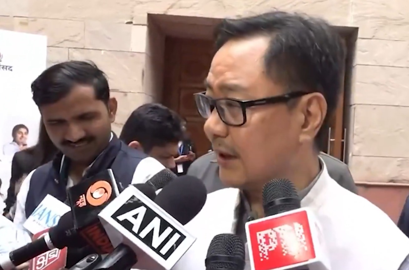 Kiren Rijiju Slams Rahul Gandhi for Blaming Constitutional Bodies