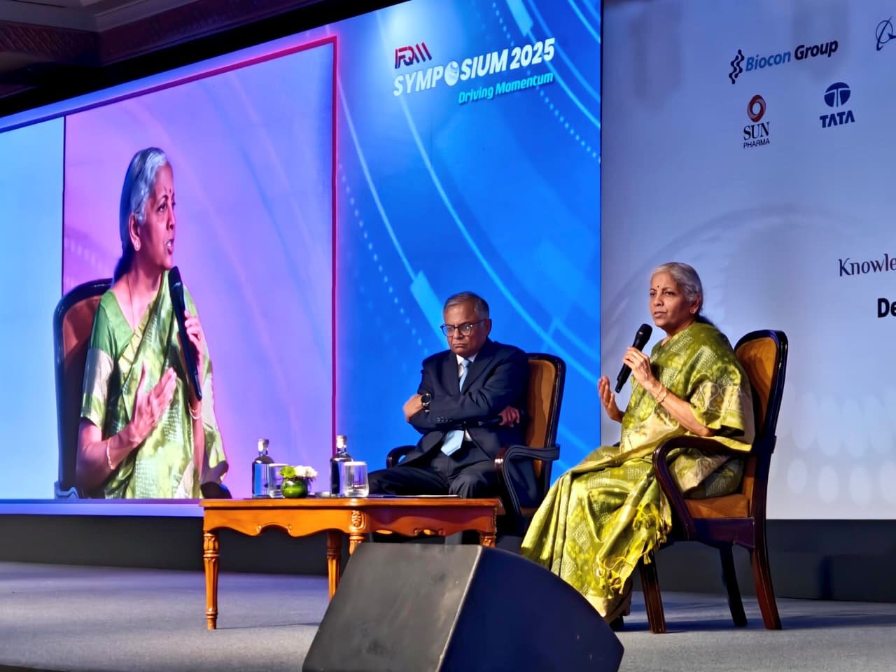 কেন্দ্রীয় অর্থমন্ত্রী নির্মলা সীতারমন বলেছেন, রাজ্যের ইন্ডাস্ট্রিয়াল ট্রেনিং ইনস্টিটিউট (আইটিআই)গুলিকে কৃত্রিম বুদ্ধিমত্তা (এআই)-চালিত প্রশিক্ষণ কেন্দ্রে পরিণত করতে প্রয়োজনীয় অর্থ কেন্দ্রীয় সরকার প্রদান করবে।