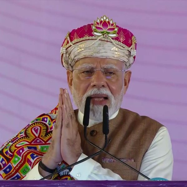 PM Modi Launches ‘Swasth Nari Sashakt Parivar’ Abhiyan and Rashtriya Poshan Maah from Dhar in MP