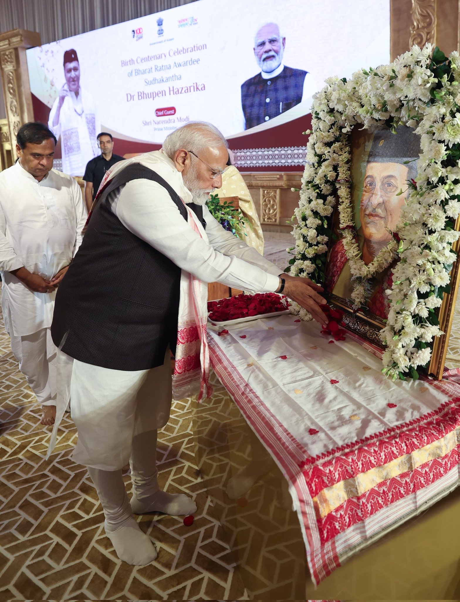 प्रधानमंत्री मोदी ने डॉ. भूपेन हजारिका की जन्मशती पर अर्पित की श्रद्धांजलि