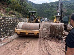 Heavy Rains Disrupt Jammu-Srinagar National Highway; Traffic Suspended Again