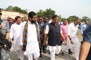 প্রধানমন্ত্রী মোদীৰ দৰং জিলা ভ্ৰমণৰ সামগ্ৰিক পৰিস্থিতিৰ বুজ লয় মুখ্যমন্ত্ৰী হিমন্ত বিশ্ব শৰ্মাই
