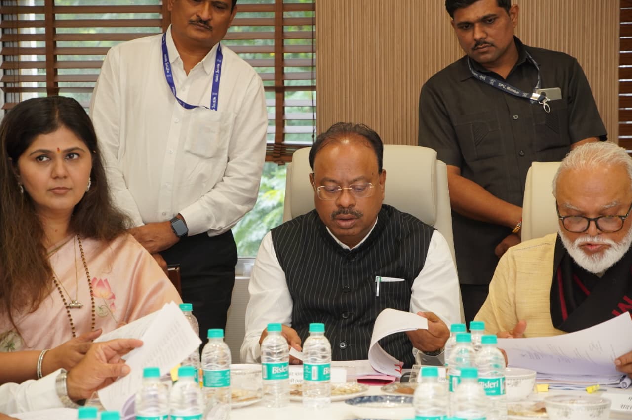 बोगस जात प्रमाणपत्रांना आळा घालण्यासाठी कागदपत्रांची सखोल पडताळणी करण्याचे निर्देश