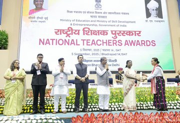 बालिका शिक्षा परिवार, समाज और राष्‍ट्र के विकास में एक अमूल्‍य योगदान: राष्‍ट्रपति द्रौपदी मुर्मु