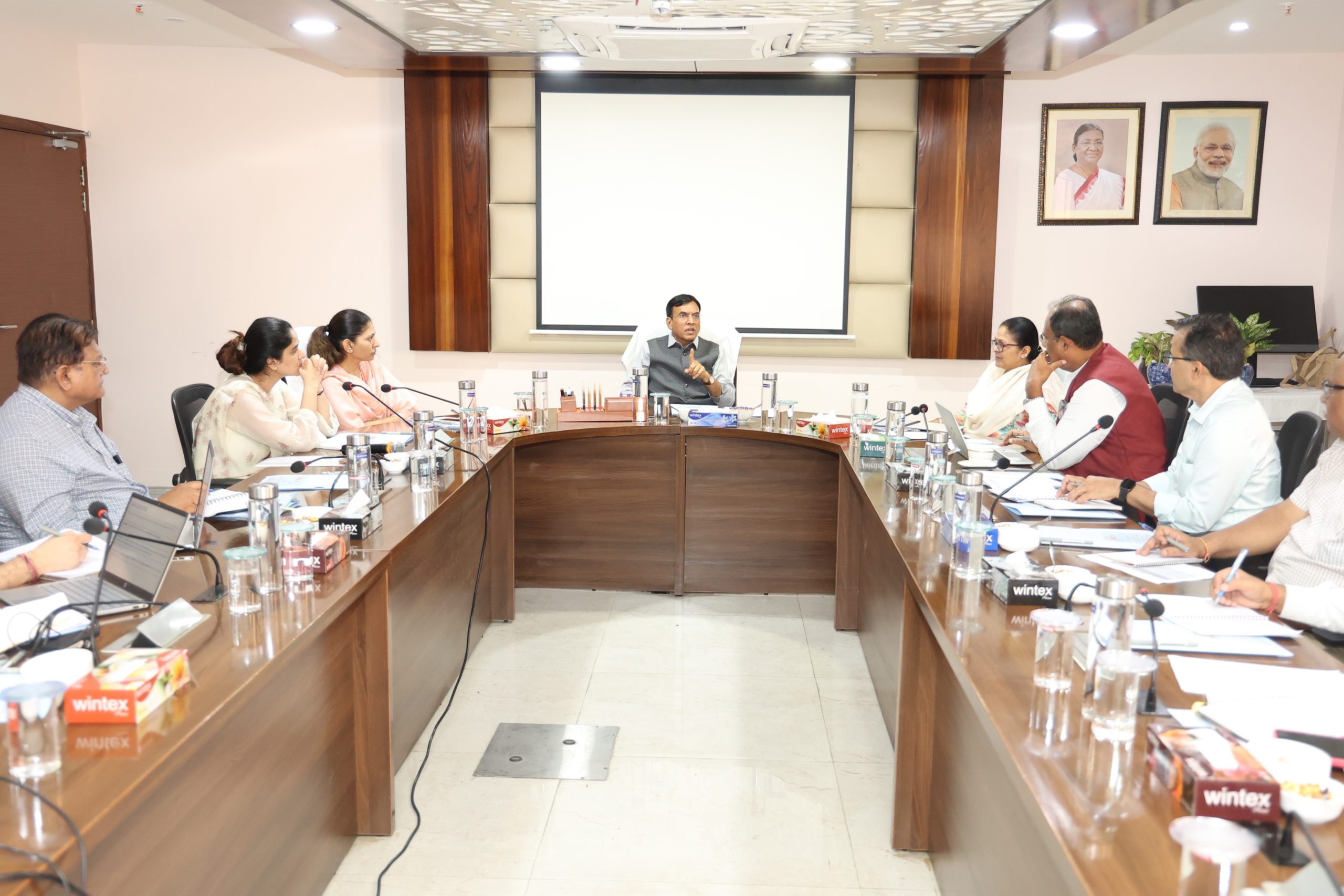 સરકાર પંજાબ અને હિમાચલ પ્રદેશના પૂરગ્રસ્ત વિસ્તારોમાં બચાવ કામગીરી માટે હજારો પ્રશિક્ષિત મેરા યુવા ભારત આપદા મિત્ર તૈનાત કરશે