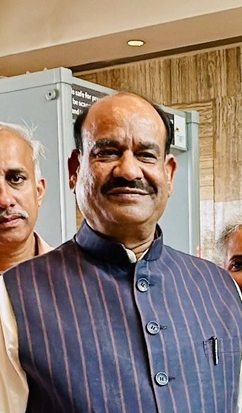 લોકસભાના અધ્યક્ષ ઓમ બિરલાએ સાંસદોને સંસદને અર્થપૂર્ણ ચર્ચા માટેનું મંચ બનાવવા વિનંતી કરી