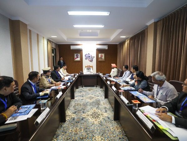 પ્રધાનમંત્રી નરેન્દ્ર મોદીએ ઉત્તરાખંડના અસરગ્રસ્ત વિસ્તારો માટે બારસો કરોડ રૂપિયાની સહાયની જાહેરાત કરી