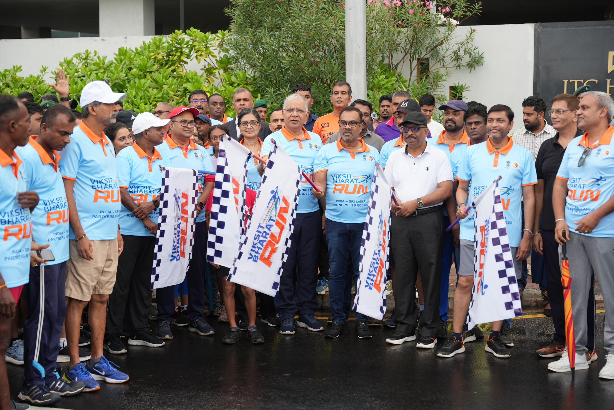 Sri Lanka: High Commissioner of India Santosh Jha flags off Viksit Bharat Run in Colombo