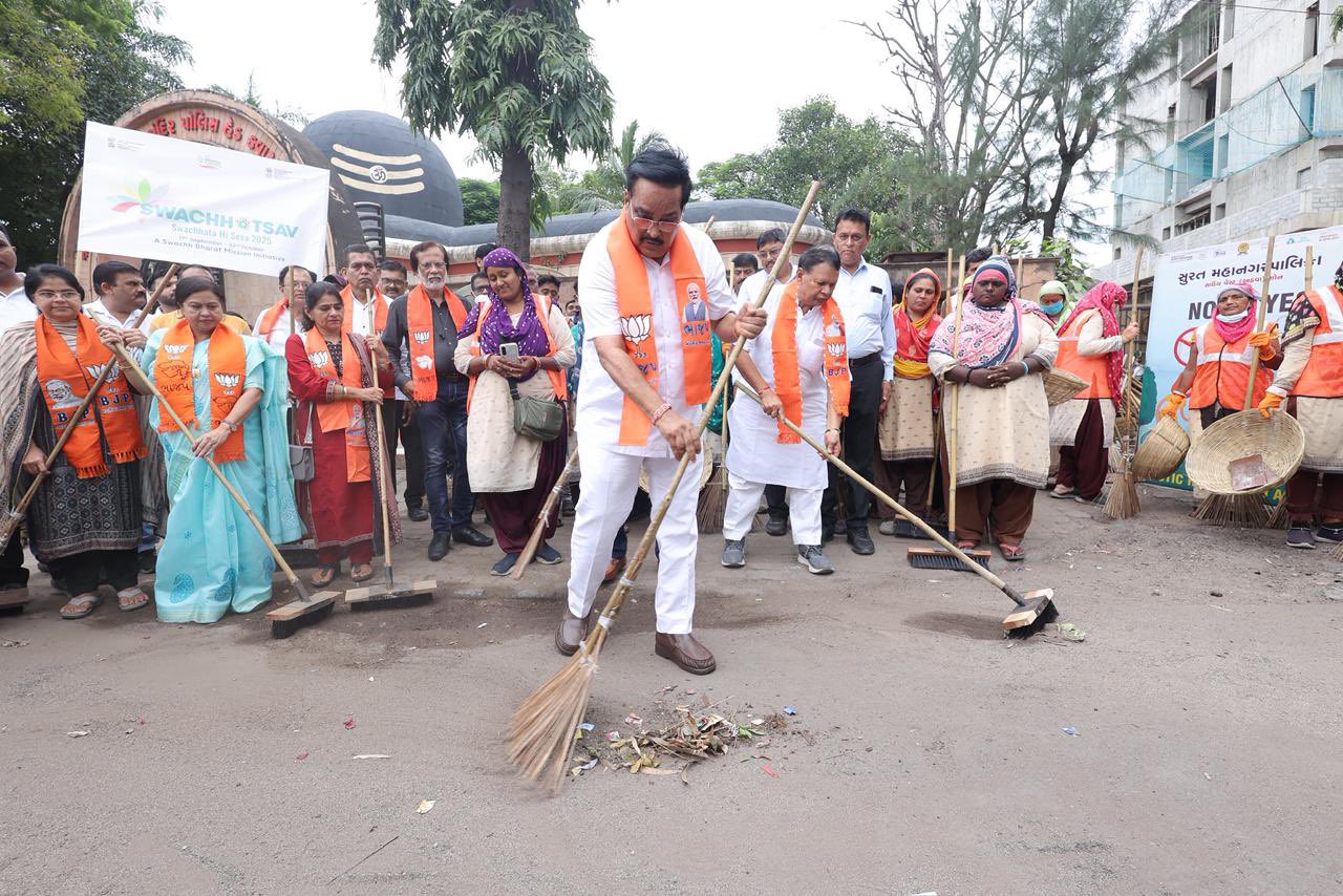 પ્રધાનમંત્રીના જન્મદિવસ નિમિત્તે આજે રાજ્યભરમાં વિવિધ જગ્યાએ સ્વચ્છતા અભિયાન હાથ ધરાયું.