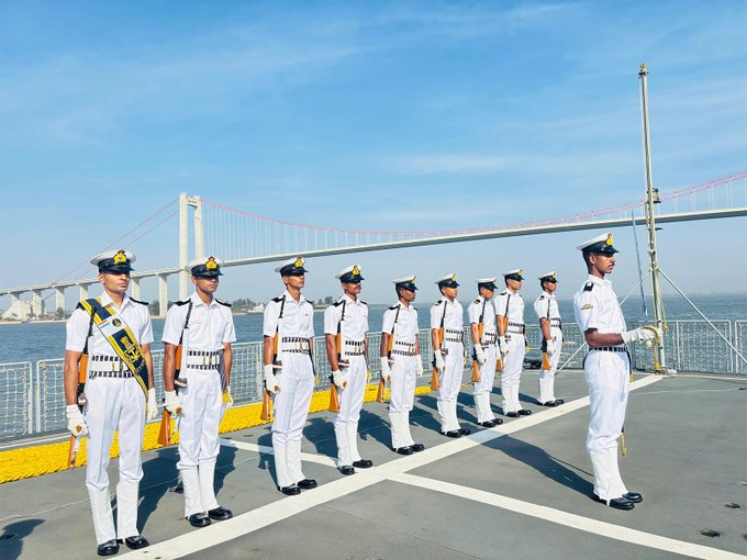 भारत और मोजाम्बिक के राजनयिक संबंधों के 50 वर्ष पूरे होने के उपलक्ष्य में नौसेना का पहला स्क्वाड्रन मोज़ाम्बिक पहुंचा