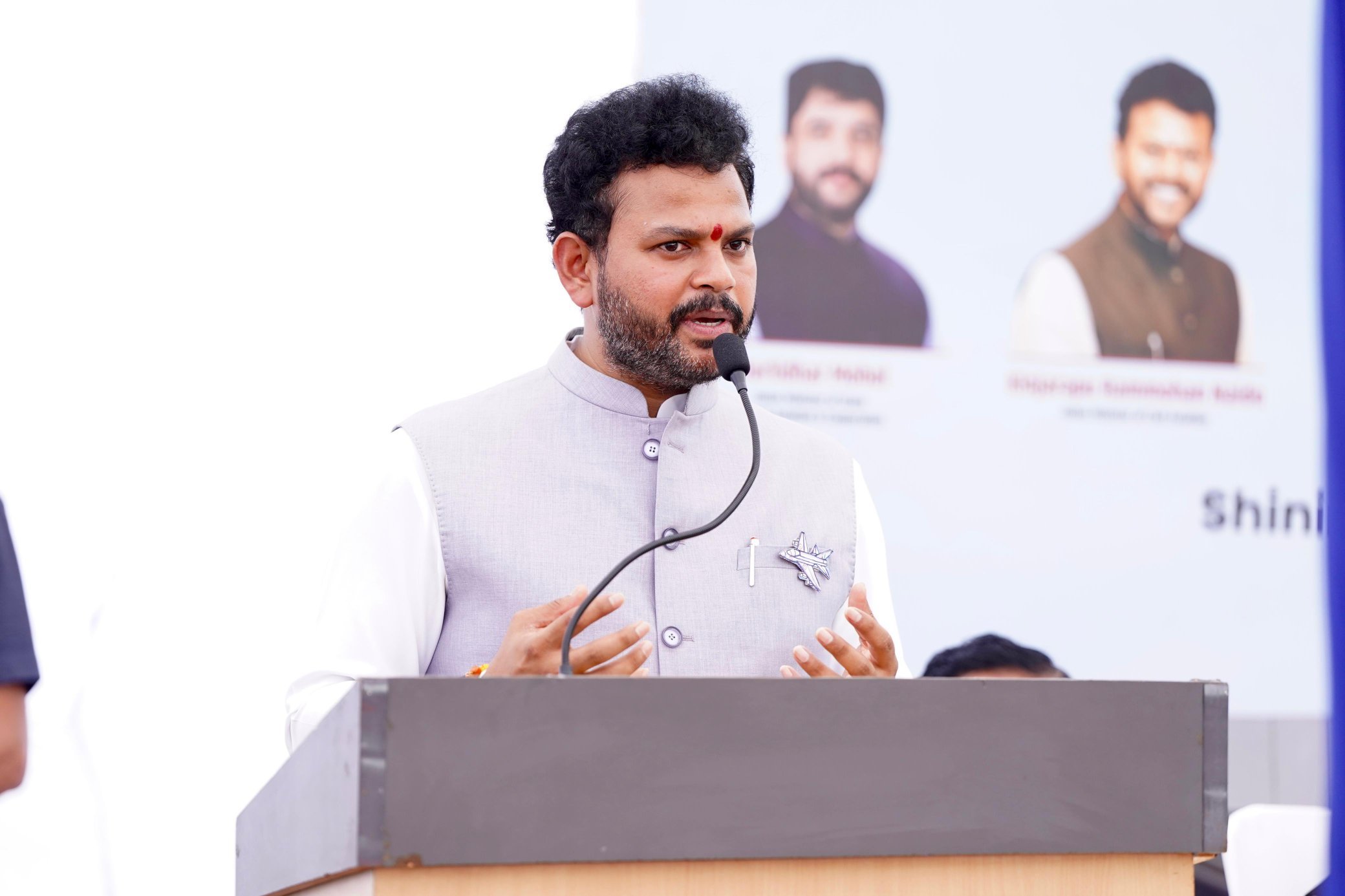 नागर विमानन मंत्री के. राममोहन नायडू ने समूचे देश में हवाई अड्डों पर यात्री सेवा दिवस पहल की शुरुआत की