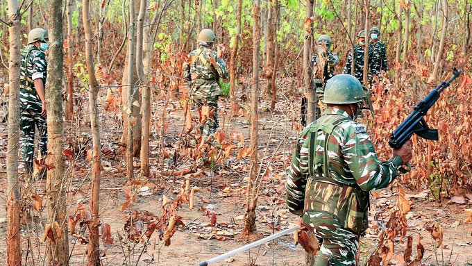 छत्तीसगडमध्ये दोन माओवादी ठार