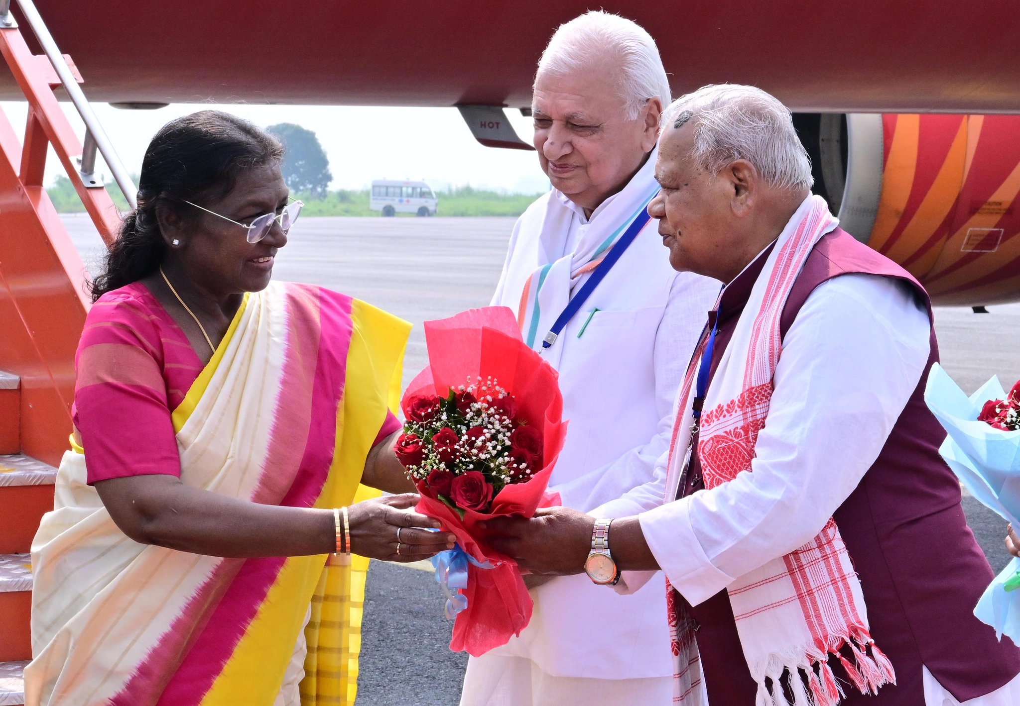 President Droupadi Murmu reaches pilgrimage city Gaya Ji in Bihar