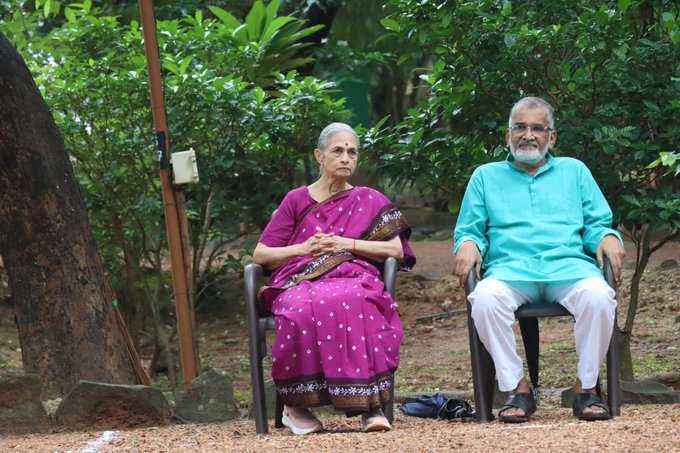 गोलकीपर्स चँपियन सन्मान ‘सर्च’ संस्थेचे संस्थापक डॉ. अभय आणि डॉ. राणी बंग यांना प्रदान